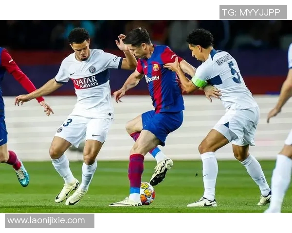 足球欧冠联赛进入淘汰赛阶段,巴黎圣日耳曼首回合3-1逆转曼联